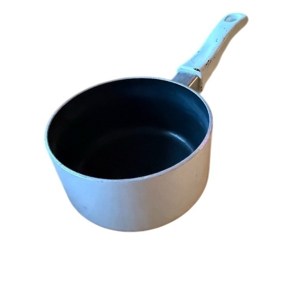 Meyer Milano Nonstick Saucepan 1 qt Silver Thermo-Vent‎ Base White Handle